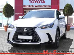 Weiß Gebraucht 2022 Lexus NX450h+ E-FOUR SUV | 47.990 € (Guter Preis)