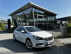 Weiß Gebraucht 2018 Opel Astra Ultimate Limousine | 16.990 € (Etwas zu teuer)