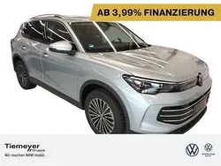 Silber Neu 2025 VW Tiguan Elegance SUV | 46.880 € (Etwas zu teuer)