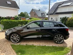 Schwarz Gebraucht 2020 Audi A3 Sportback Edition .1 Limousine | 22.999 € (Fairer Preis)
