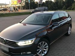 Grau Gebraucht 2019 VW Passat Kombi | 19.000 € (Etwas zu teuer)
