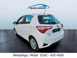 Weiß Gebraucht 2017 Toyota Yaris Hybrid Comfort Limousine | 9.800 € (Superpreis)