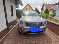 Grau Gebraucht 2018 Jeep Grand Cherokee SUV | 32.000 €