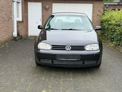 Schwarz Gebraucht 2002 VW Golf IV Kleinwagen | 1.299 € (Fairer Preis)