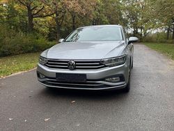 Grau Gebraucht 2021 VW Passat Business Kombi | 15.600 € (Guter Preis)