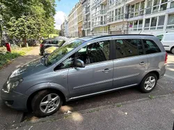 Silber Gebraucht 2011 Opel Zafira Design Edition Van / Kleinbus | 4.800 € (Guter Preis)