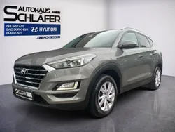 Olivine grey / mic Gebraucht 2019 Hyundai Tucson Trend SUV | 16.780 € (Fairer Preis)
