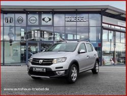 Grau Gebraucht 2015 Dacia Sandero Prestige Kleinwagen | 6.880 € (Fairer Preis)