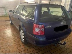 Blau Gebraucht 2004 VW Passat Kombi | 1.000 € (Guter Preis)