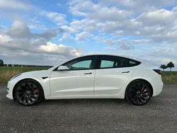 Weiß Gebraucht 2022 Tesla Model 3 Performance Limousine | 30.500 € (Guter Preis)