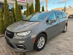Grau Gebraucht 2021 Chrysler Pacifica SUV | 31.499 € (Fairer Preis)