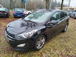 Schwarz Gebraucht 2015 Hyundai i30 Premium Kombi | 12.900 € (Fairer Preis)