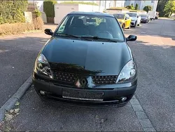 Schwarz Gebraucht 2003 Renault Clio II Kleinwagen | 2.300 € (Etwas zu teuer)