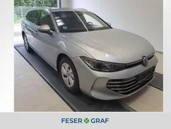 Oyster silver metallic Gebraucht 2024 VW Passat Elegance Kombi | 38.460 €