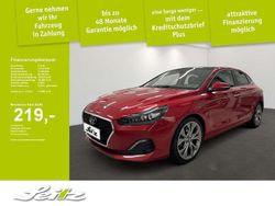 Rot Gebraucht 2018 Hyundai i30 Premium Limousine | 14.999 € (Fairer Preis)
