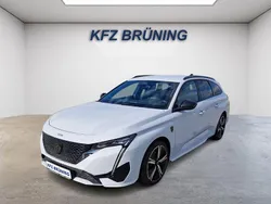 Okenit weiß metallic (metallic) Gebraucht 2024 Peugeot 308 GT Kombi | 23.280 € (Superpreis)