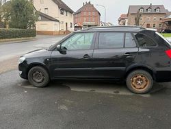 Schwarz Gebraucht 2011 Skoda Fabia Kleinwagen | 2.200 € (Fairer Preis)