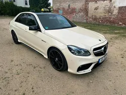 Gelb Gebraucht 2015 Mercedes E200 AMG Limousine | 9.999 €