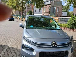 Grau Gebraucht 2020 Citroën Berlingo Shine Van / Kleinbus | 15.500 € (Fairer Preis)