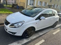 Weiß Gebraucht 2010 Opel Corsa OPC Kleinwagen | 2.350 € (Guter Preis)