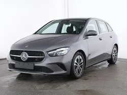 Grau Gebraucht 2024 Mercedes B200 Advanced Van / Kleinbus | 34.900 € (Fairer Preis)