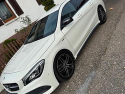 Weiß Gebraucht 2017 Mercedes CLA180 Limousine | 16.500 € (Guter Preis)