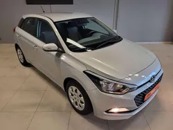 Silber Gebraucht 2016 Hyundai i20 Classic Kleinwagen | 8.940 € (Fairer Preis)