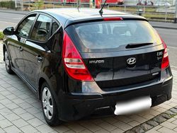 Schwarz Gebraucht 2010 Hyundai i30 Kleinwagen | 2.290 € (Fairer Preis)