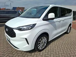 Weiß Gebraucht 2024 Ford Tourneo Custom Titanium Van / Kleinbus | 45.990 € (Etwas zu teuer)