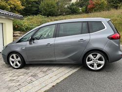 Grau Gebraucht 2019 Opel Zafira Tourer Van / Kleinbus | 17.700 € (Etwas zu teuer)