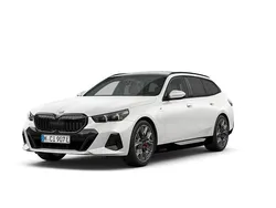 Weiß Gebraucht 2025 BMW 550e M Sport Kombi | 69.722 € (Superpreis)