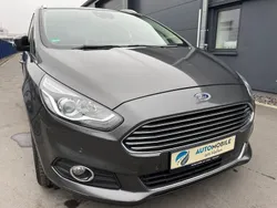 Grau Gebraucht 2019 Ford S-MAX Titanium Van / Kleinbus | 16.990 € (Guter Preis)