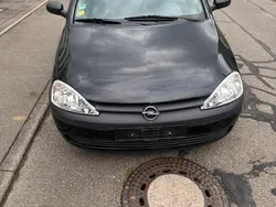 Schwarz Gebraucht 2001 Opel Corsa Kleinwagen | 1.000 € (Guter Preis)