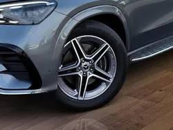 Grau Gebraucht 2024 Mercedes GLE300 AMG SUV | 74.520 € (Fairer Preis)