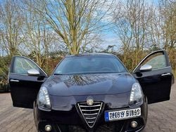 Schwarz Gebraucht 2014 Alfa Romeo Giulietta Turismo Limousine | 8.500 € (Guter Preis)