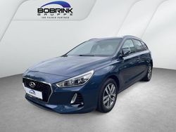 Blau Gebraucht 2017 Hyundai i30 Kombi | 12.990 € (Etwas zu teuer)