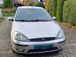 Silber Gebraucht 2002 Ford Focus Limousine | 2.000 € (Teuer)