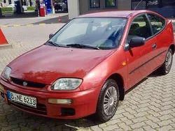 Rot Gebraucht 1997 Mazda 323C Limousine | 799 €