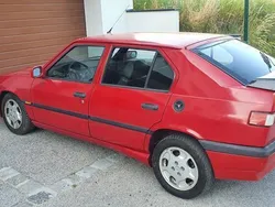 Rot Gebraucht 1991 Alfa Romeo 33 Limousine | 2.990 €