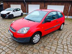 Rot Gebraucht 2006 Ford Fiesta Ambiente Limousine | 2.750 € (Fairer Preis)