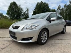 Silber Gebraucht 2010 Toyota Auris Life Limousine | 5.999 € (Fairer Preis)