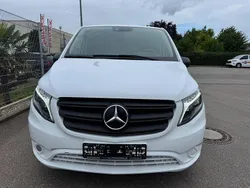 Weiß Gebraucht 2021 Mercedes Vito Van / Kleinbus | 19.400 €