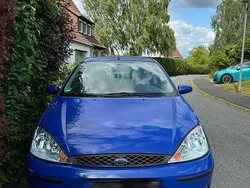 Blau Gebraucht 2002 Ford Focus Limousine | 999 € (Guter Preis)