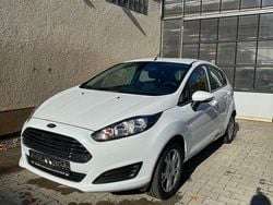 Weiß Gebraucht 2013 Ford Fiesta Trend Limousine | 4.700 €