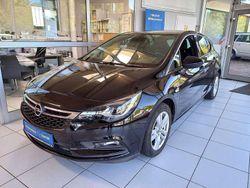 Onyx schwarz Gebraucht 2018 Opel Astra Innovation Limousine | 12.990 € (Fairer Preis)