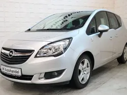 Silber Gebraucht 2017 Opel Meriva drive Van / Kleinbus | 9.490 € (Fairer Preis)
