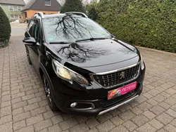 Schwarz Gebraucht 2017 Peugeot 2008 Allure SUV | 9.890 € (Fairer Preis)