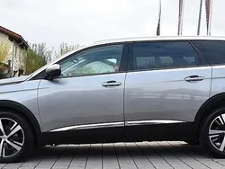 Grau Gebraucht 2019 Peugeot 5008 Allure Van / Kleinbus | 16.900 € (Guter Preis)