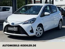 Weiß Gebraucht 2019 Toyota Yaris Hybrid Business Edition Limousine | 14.890 € (Fairer Preis)