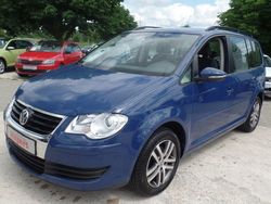 Blau Gebraucht 2010 VW Touran Trendline Van / Kleinbus | 9.490 € (Teuer)